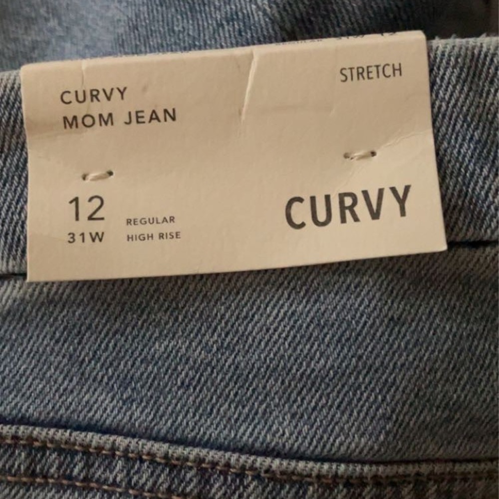 American eagle Strigid ripped mom jean, size 12 - Picture 2 of 2